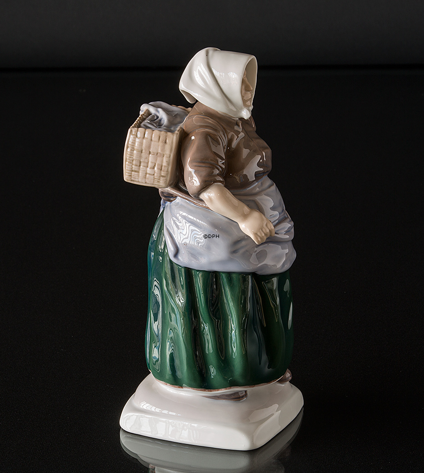 Skovshoved kone, Bing & Grøndahl figur nr. 1702