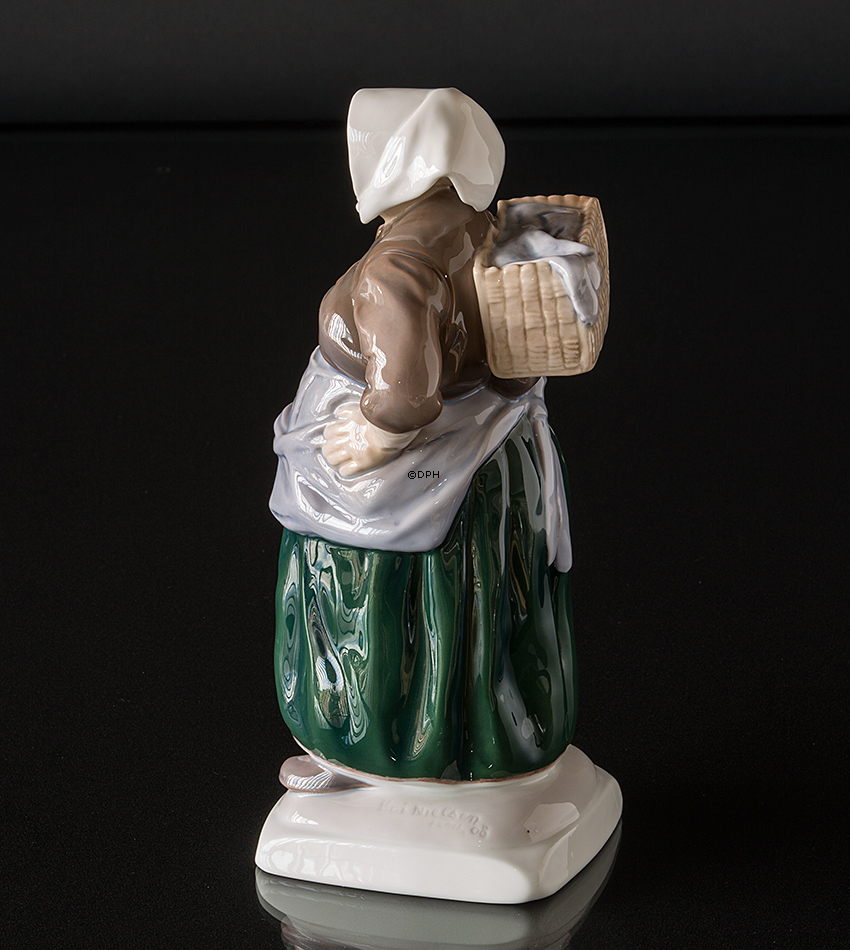 Skovshoved kone, Bing & Grøndahl figur nr. 1702