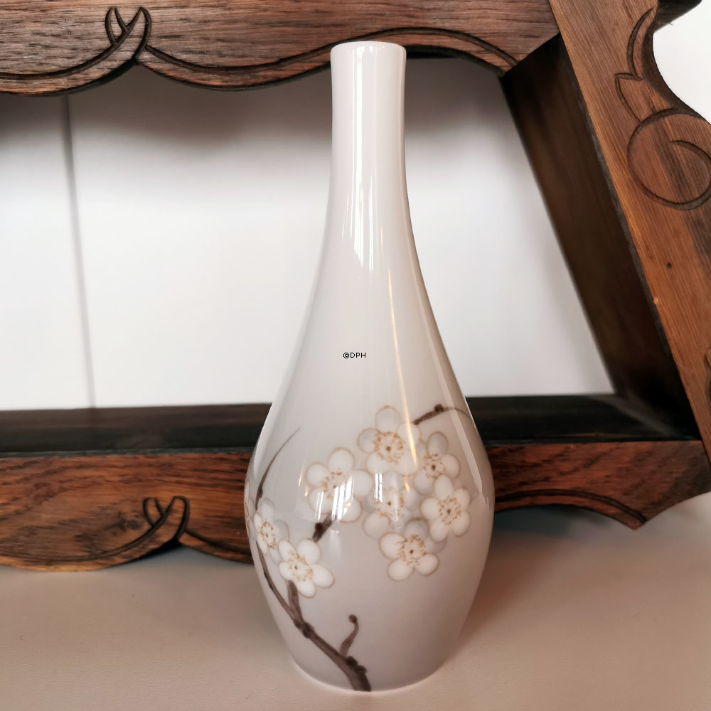 Vase med æblegren, Bing & Grøndahl nr. 175-5008