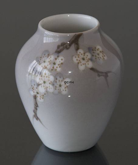 Vase med æblegren, Bing & Grøndahl nr. 175-5012