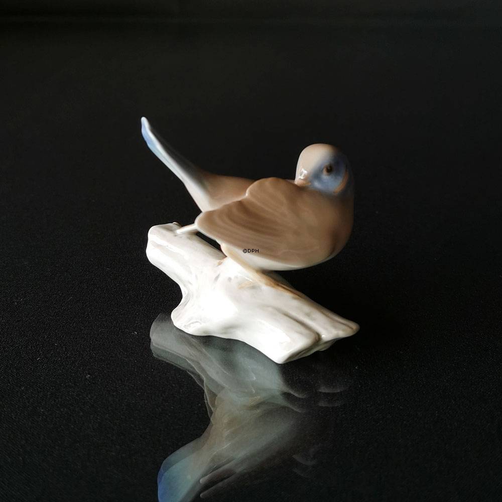 Sovende astrild/Finke, Bing & Grøndahl fuglefigur nr. 1771 (sjælden)