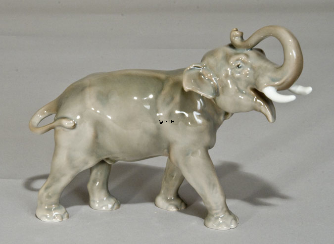 Elefant med løftet snabel, Bing & Grøndahl figur nr. 1806