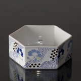 Skål 12cm, Hvid med blå blomster, Bing & Grøndahl nr. 1817-5467