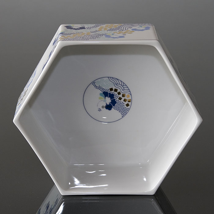 Skål 20cm, Hvid med blå blomster, Bing & Grøndahl nr. 1817-5474