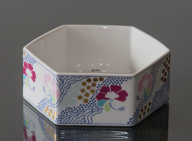 Skål, Hvid med blomster, Bing & Grøndahl nr. 1827-5467