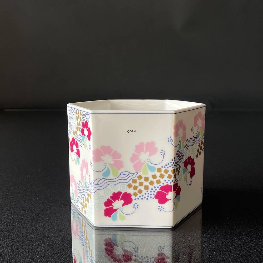 Skål, Hvid med blomster, Bing & Grøndahl nr. 1827-5468