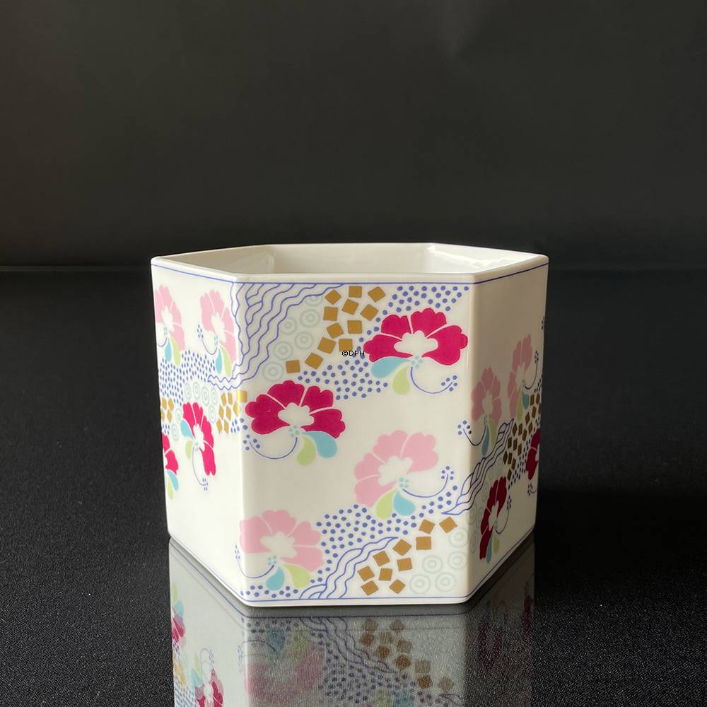 Skål, Hvid med blomster, Bing & Grøndahl nr. 1827-5468