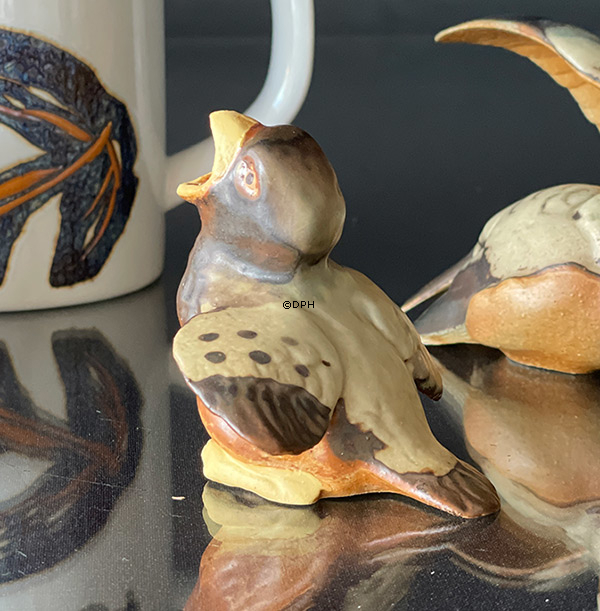 Spurveunge, Bing & Grøndahl stentøjsfigur af fugl nr. 1852