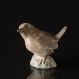 Wren looking up to the sky, Bing & Grondahl bird figurine No. 1853