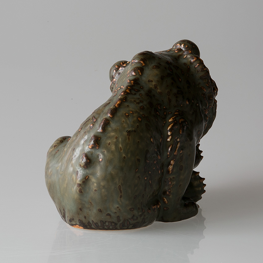 Siddende Bjørn slikker pote Royal Copenhagen stentøjsfigur Nr. 188