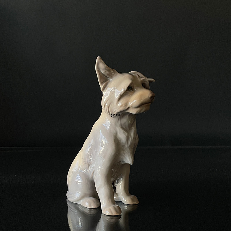 Siddende Cairn Terrier, Bing & Grøndahl hundefigur nr. 1914