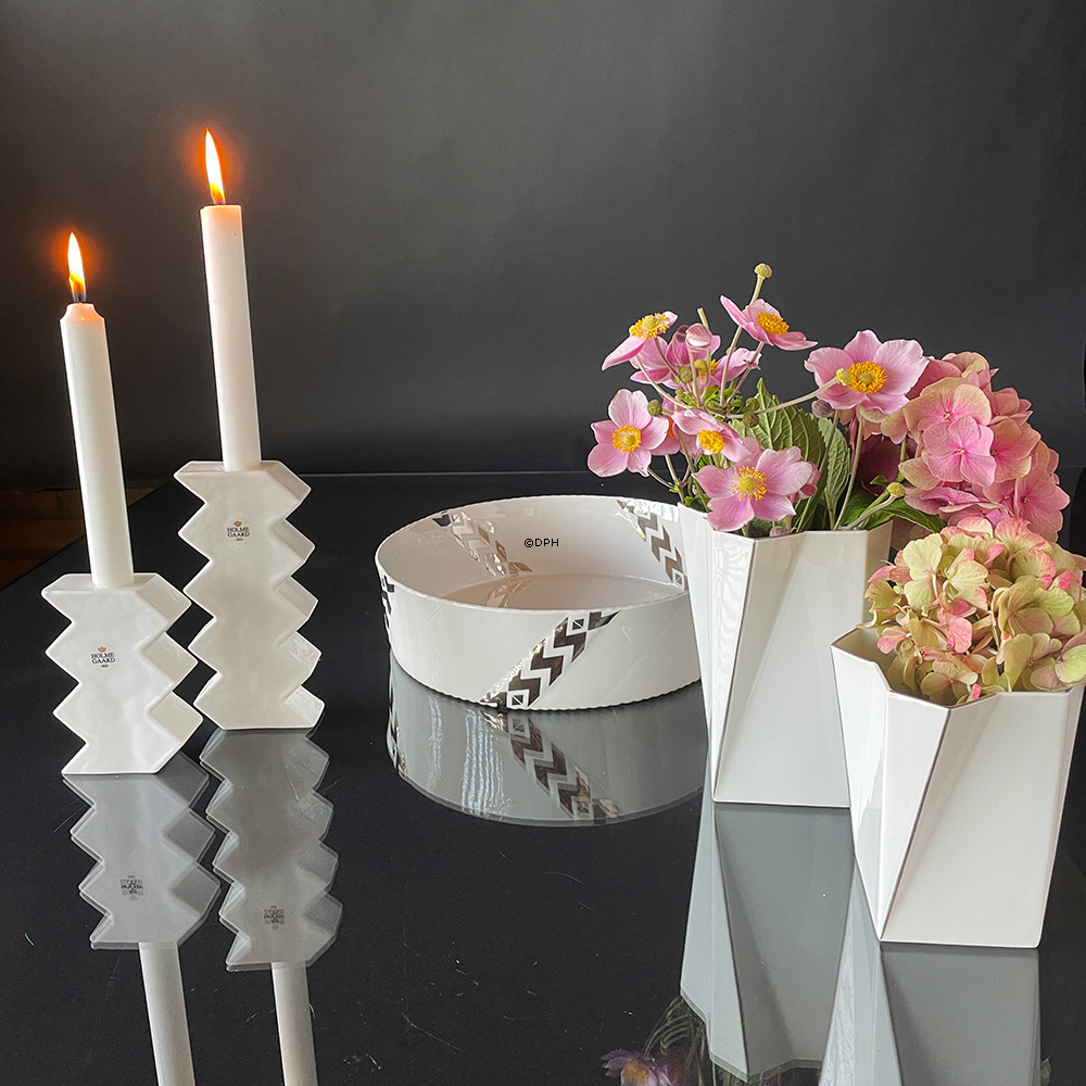 Bing & Grøndahl Futura vase nr. 1922-5476 med sølv dekoration, Design: Else Kamp