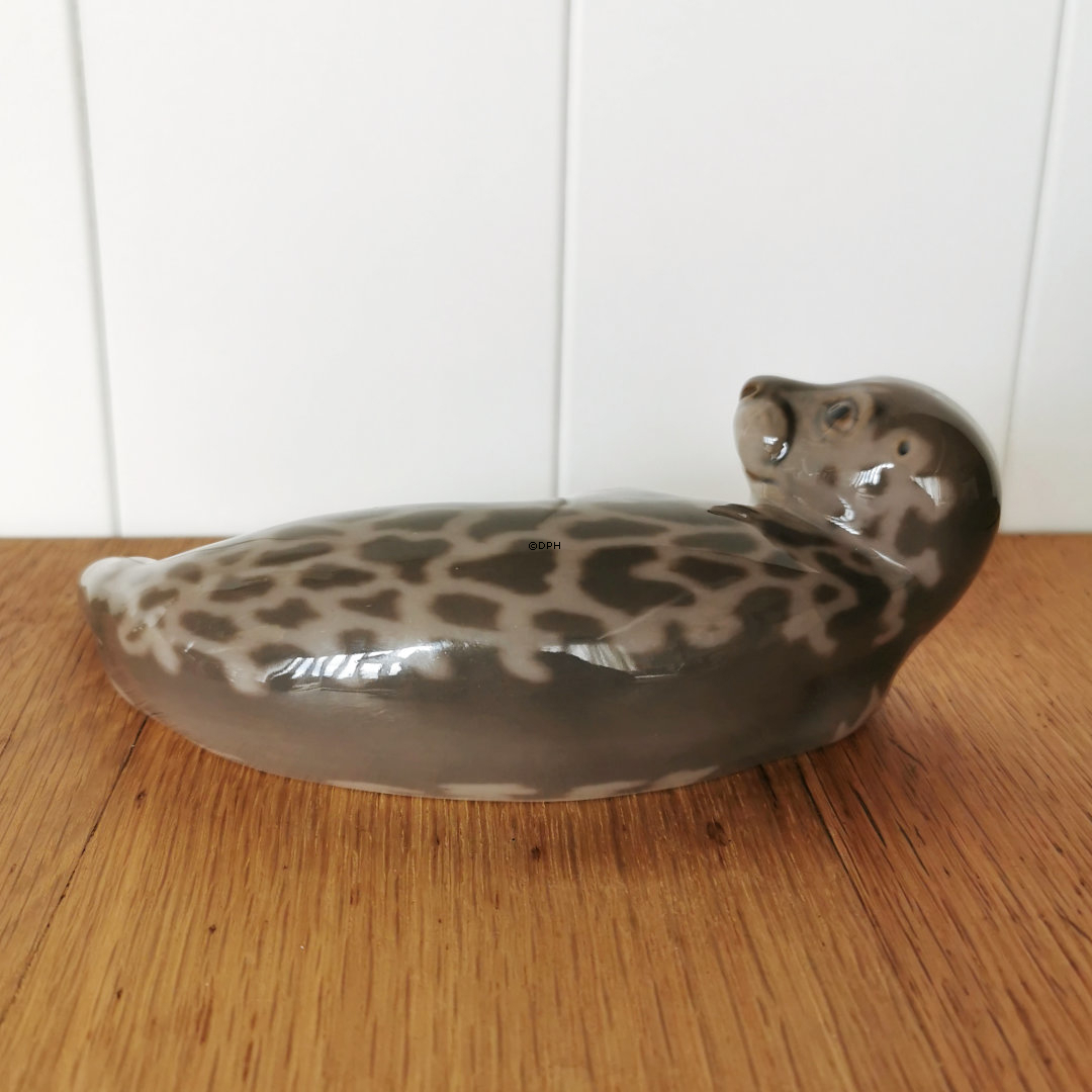 Sælunge, Bing & Grøndahl figur nr. 1927 (revet i glasuren)