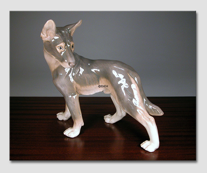 Stående Schæferhund, Bing & Grøndahl hundefigur nr. 2018