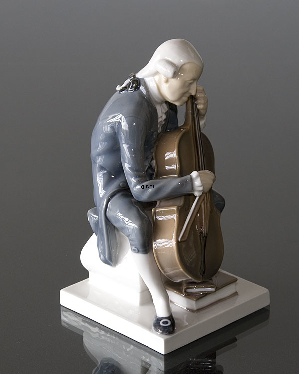 Cellist, Bing & Grøndahl figur, Herre spiller Cello nr. 2032