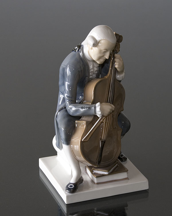 Cellist, Bing & Grøndahl figur, Herre spiller Cello nr. 2032