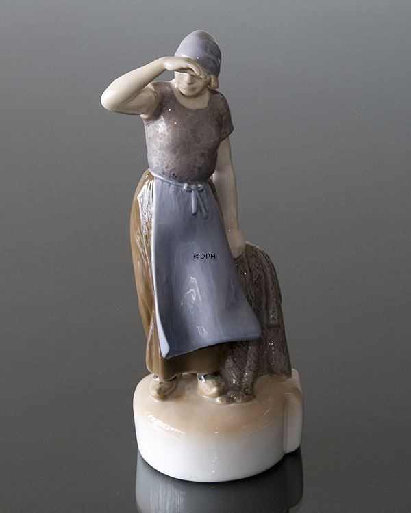 Kvinde med fiskenet, Bing & Grøndahl figur nr. 2036