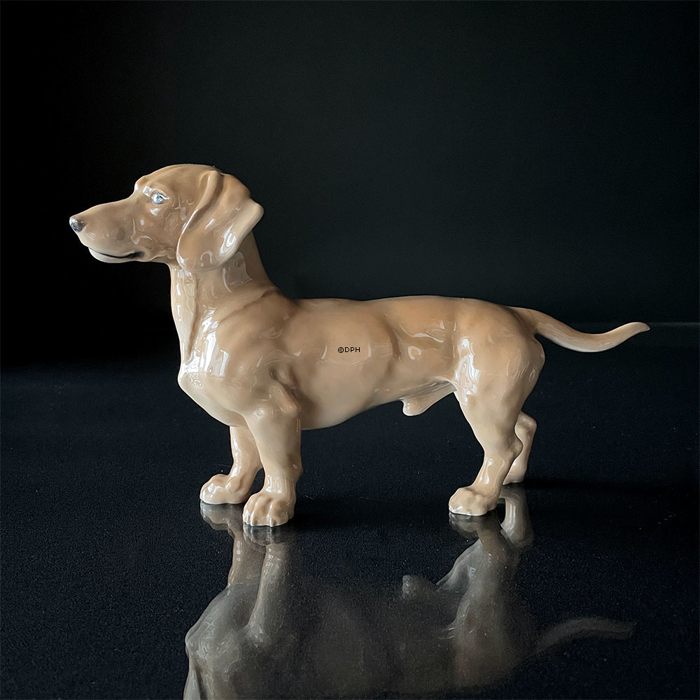 Stående Gravhund, Bing & Grøndahl hundefigur nr. 2041