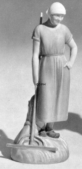 Pige med rive, Bing & Grøndahl figur nr. 2050