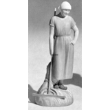 Pige med rive, Bing & Grøndahl figur nr. 2050