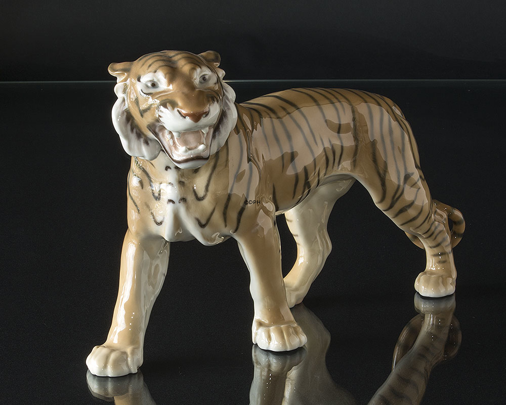 Gående Tiger, Bing & Grøndahl figur nr. 2056