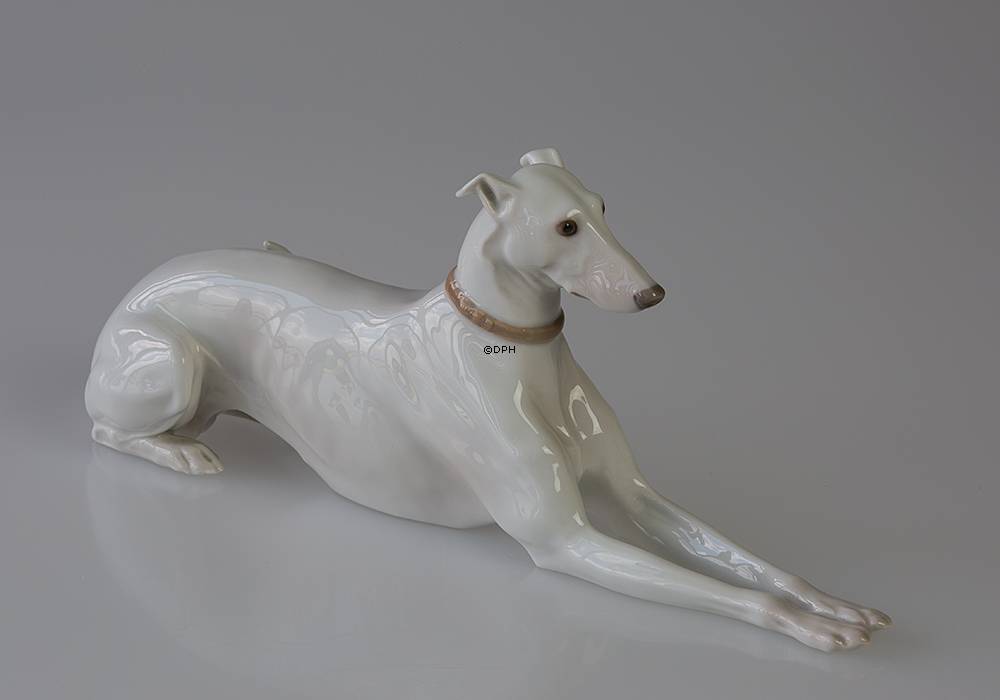Liggende Greyhound, Bing & Grøndahl hunde figur nr. 2079