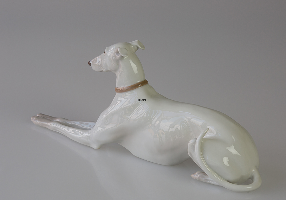 Liggende Greyhound, Bing & Grøndahl hunde figur nr. 2079