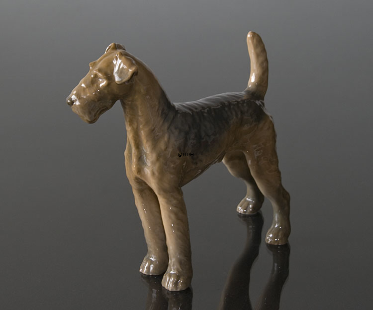 Airedale Terrier, Bing & Grøndahl hundefigur nr. 2099