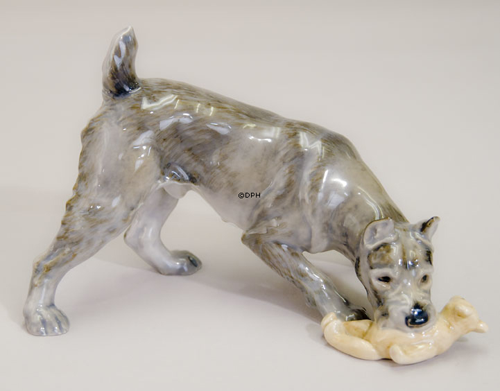 Hund med bamse, Bing & Grøndahl hundefigur nr. 2109