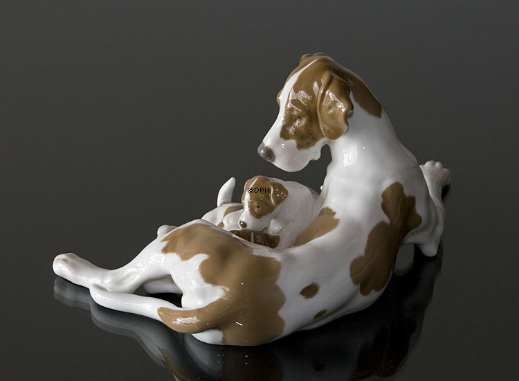 Pointer med hvalpe, Bing & Grøndahl hunde figur nr. 2111