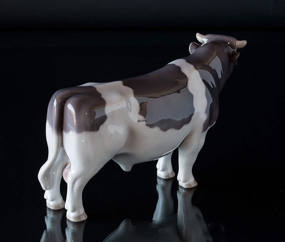 Tyr, Bing & Grøndahl figur nr. 2121