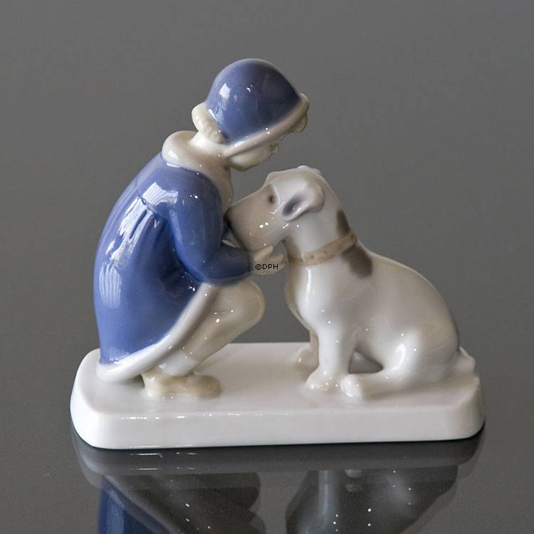 Pige med hund, Bing & Grøndahl figur nr. 2163