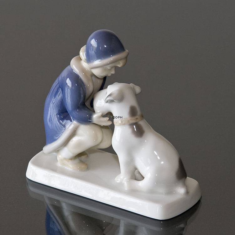Pige med hund, Bing & Grøndahl figur nr. 2163