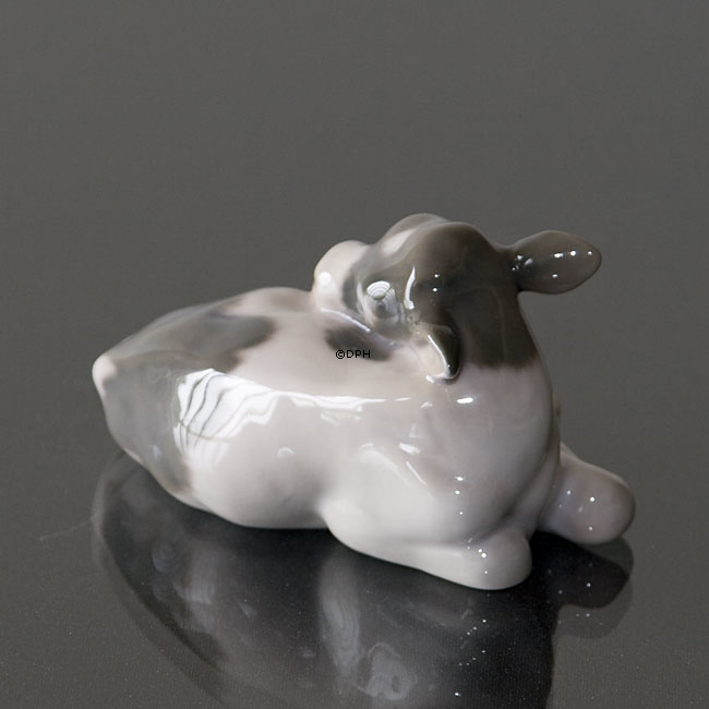 Liggende Kalv, Bing & Grøndahl figur nr. 448 eller 2168