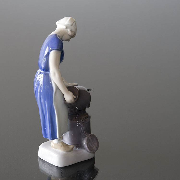 Malkepige, Pige med mælkejunge, Bing & Grøndahl figur nr. 452 eller 2181
