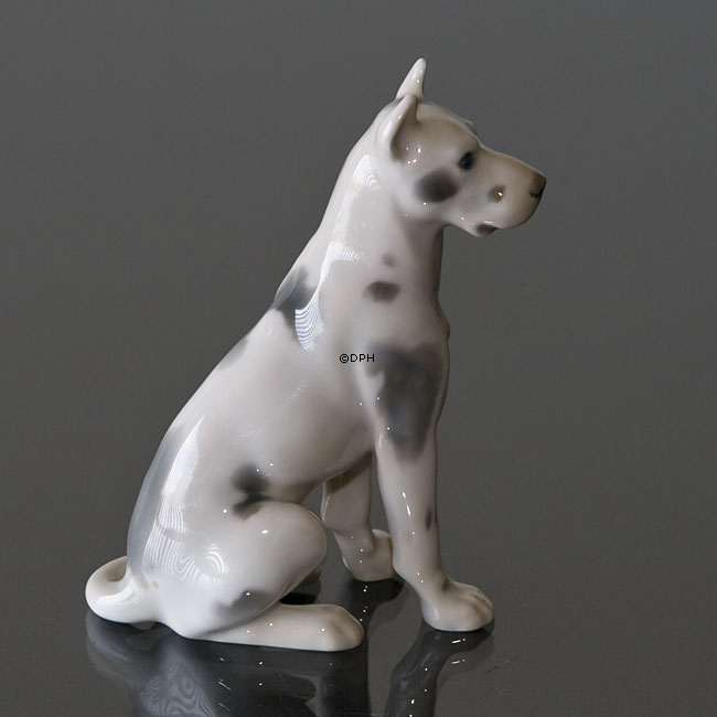 Siddende Grand Danois, Bing & Grøndahl hundefigur nr. 2189
