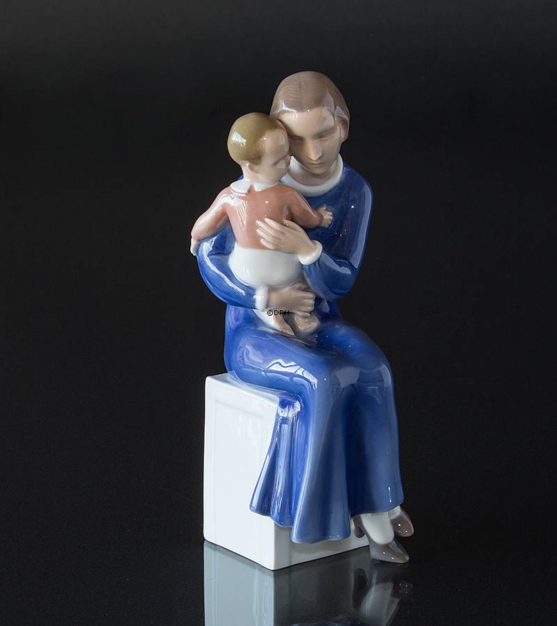 Mor med barn, Bing & Grøndahl figur nr. 2200