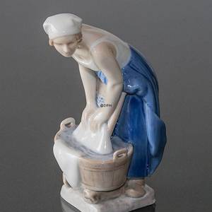 Kvinde som vasker, Bing & Grøndahl figur | Nr. B2219 | DPH Trading