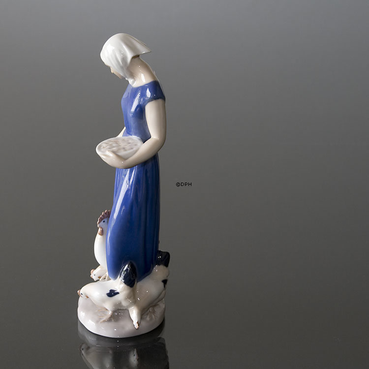 Hønsepige, Bing & Grøndahl figur nr. 2220