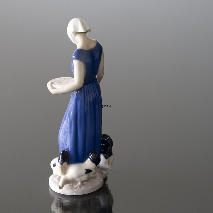 Hønsepige, Bing & Grøndahl figur nr. 2220