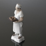 Bäcker mit Brezel zum Servieren, Bing & Gröndahl Figur Nr. 2223