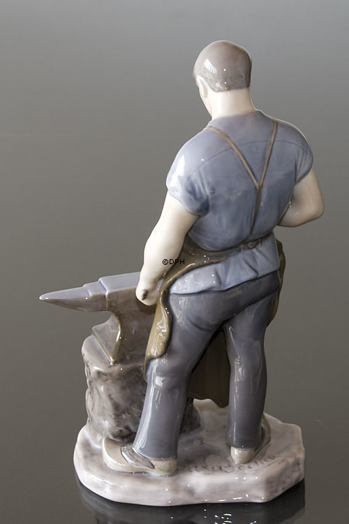 Smed, Bing & Grøndahl figur af håndværker nr. 2225