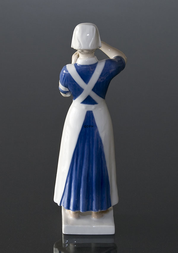 Sygeplejerske, Bing & Grøndahl figur nr. 2226