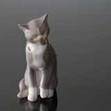 Katze sitzt und reinigt sich selbst, Bing & Gröndahl Katze Figur Nr. 2256