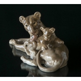 Lioness with cub, Bing & Grondahl figurine no. 2268