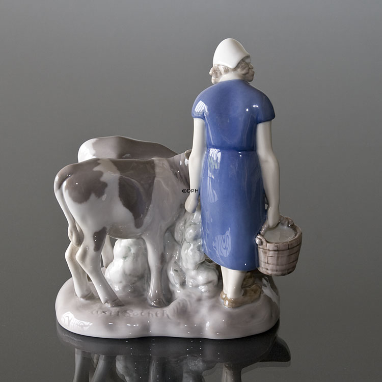 Pige med Kalve, Bing & Grøndahl figur nr. 2270