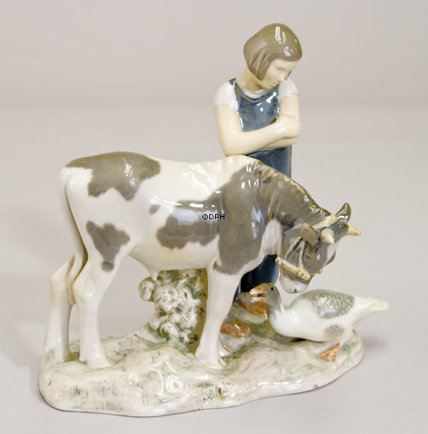 Pige med gås og ko, Bing & Grøndahl figur nr. 2272