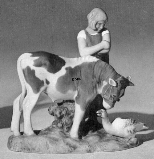 Pige med gås og ko, Bing & Grøndahl figur nr. 2272