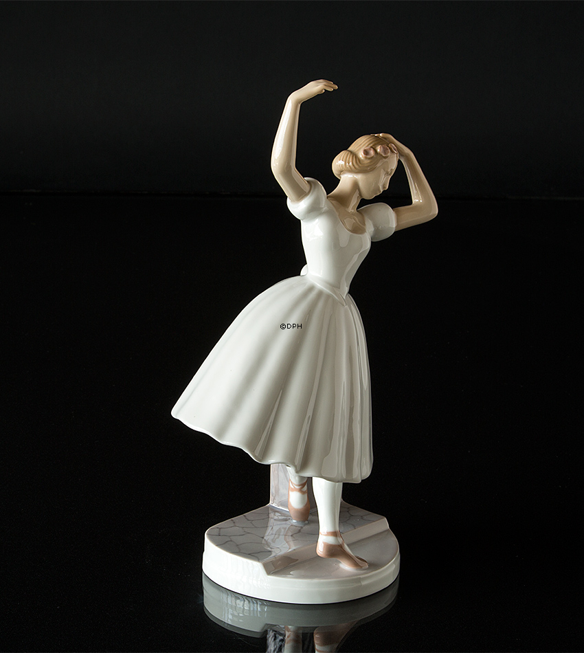 Balletpige, Bing & Grøndahl figur nr. 2300