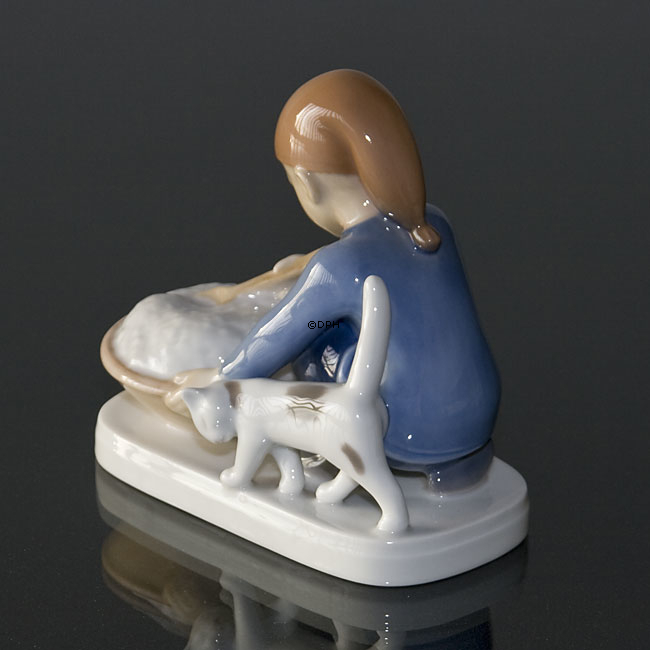 Nisse med risengrød, Bing & Grøndahl julefigur nr. 2305